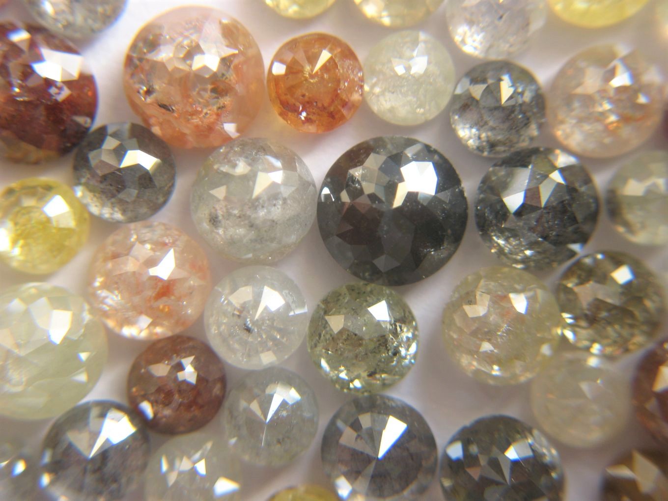 Natural Mix Colors Round Mirror Cut Diamonds