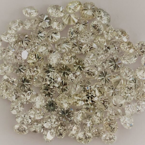 Light Brown Round Brilliant Cut Diamonds