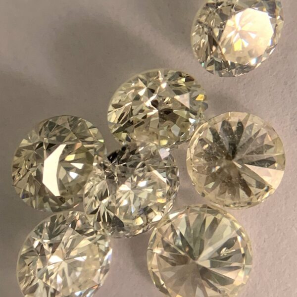 Brown Round Brilliant Cut Diamonds